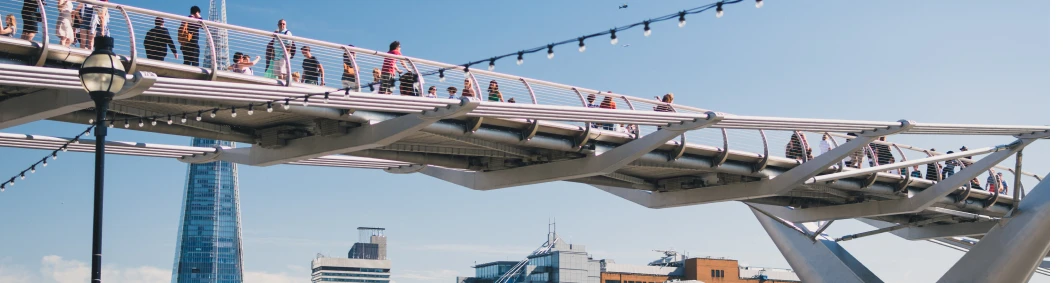 상단 이미지 영역